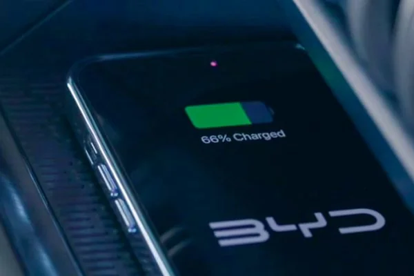 BYD ATTO 3 - Slide 6